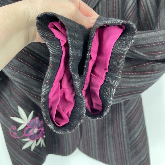 Dark Academia Striped Blazer Size 18 Floral Embroidery - Picture 15 of 16